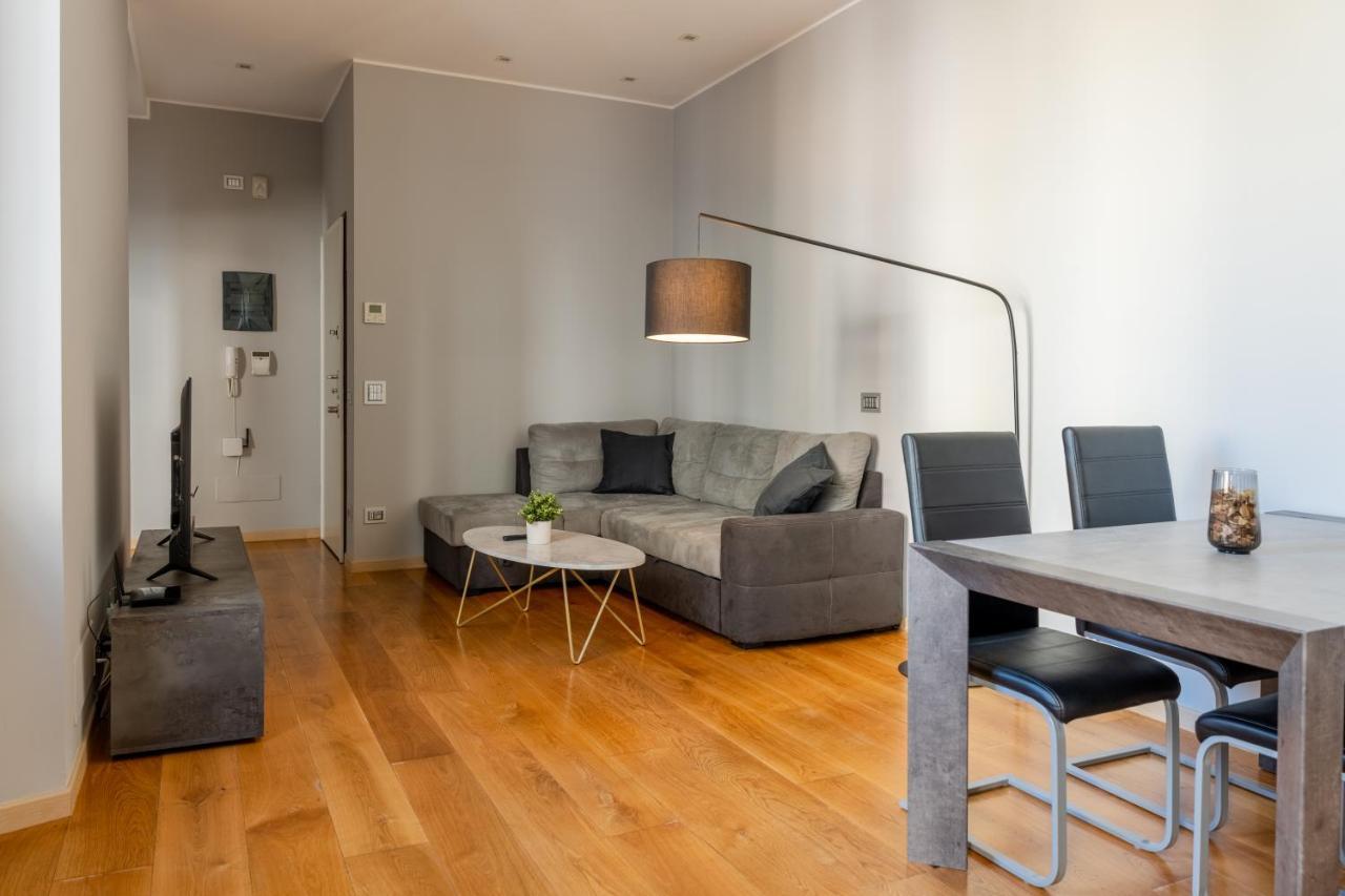 5 Min Duomo Luxury Home In Brera Design District Milano Eksteriør bilde