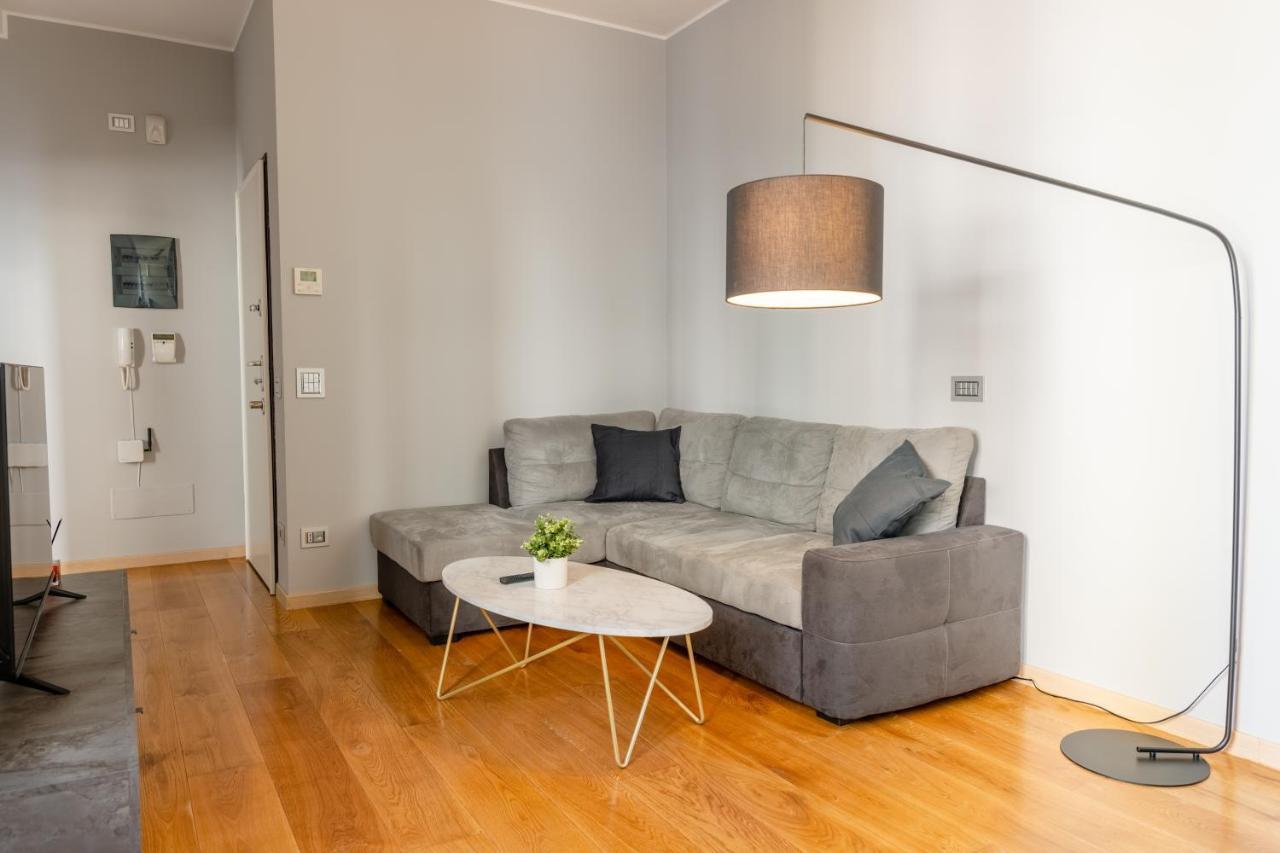5 Min Duomo Luxury Home In Brera Design District Milano Eksteriør bilde